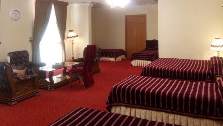اتاق پنج تخته هتل جمشید کرمانشاه